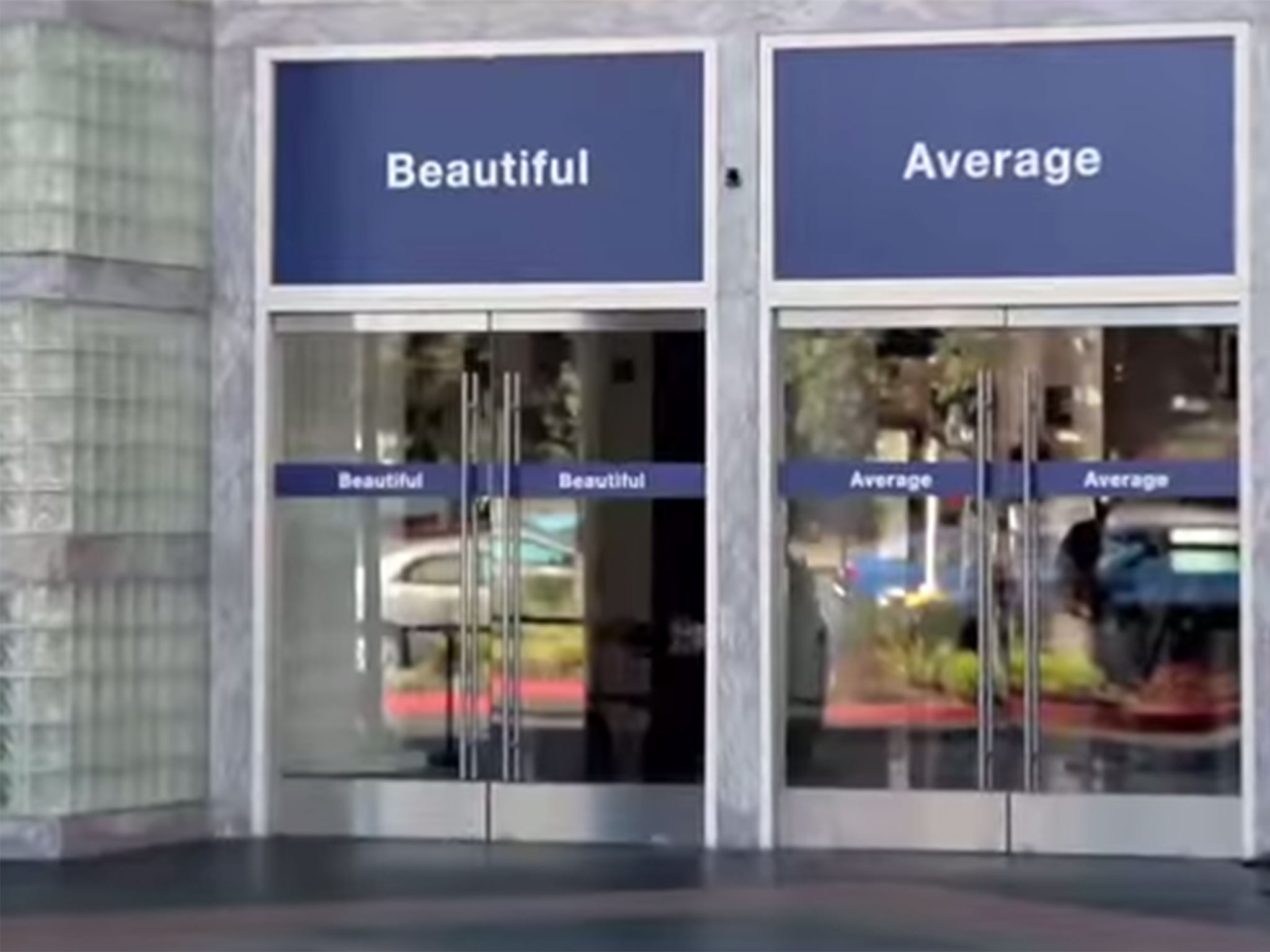 Ποια Πόρτα Εσείς θα Διαλέγατε;