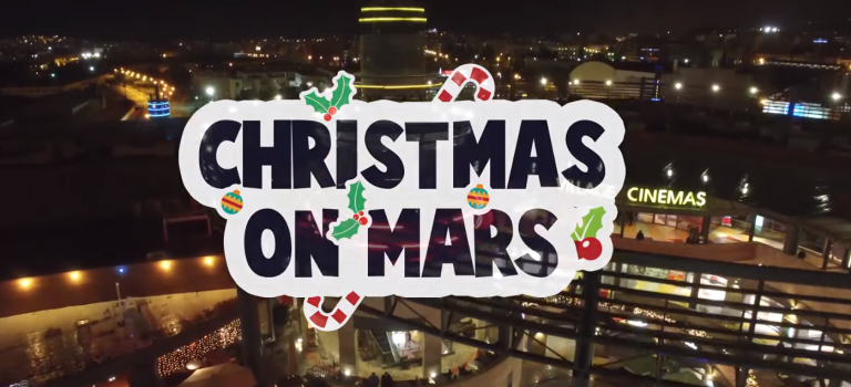 Εντυπωσιακό Άναμμα Χριστουγεννιάτικου… Πυραύλου!