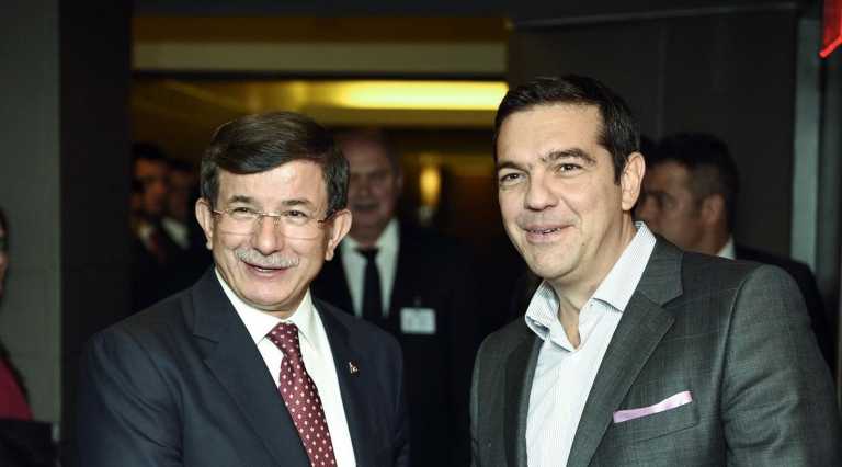 Στη Σμύρνη ο Τσίπρας – Συνεχίζει τις διαβουλεύσεις για το προσφυγικό