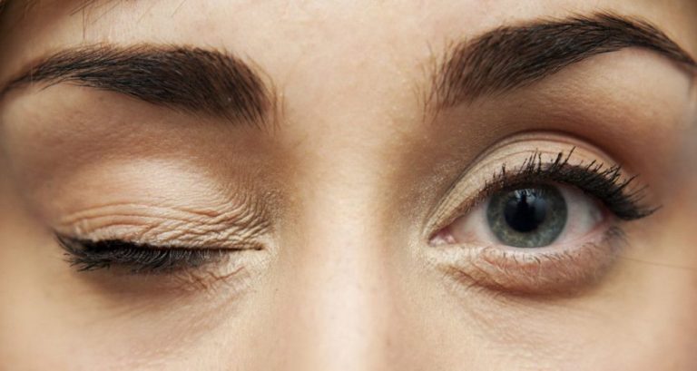 Μυοκυμία: Τι είναι το ενοχλητικό «πέταγμα» του ματιού και πώς θα το σταματήσετε αποτελεσματικά