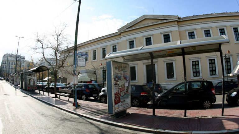 Πώς θα κινηθούν την Τετάρτη λεωφορεία, τρόλεϊ, μετρό και τραμ