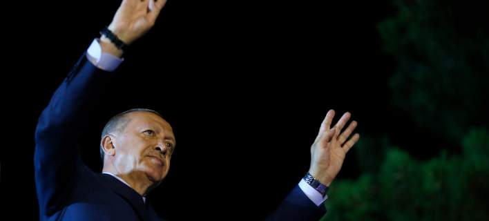 Ερντογάν ο «μεγαλοπρεπής» -Πήρε προεδρία & Βουλή από τον α’ γύρο