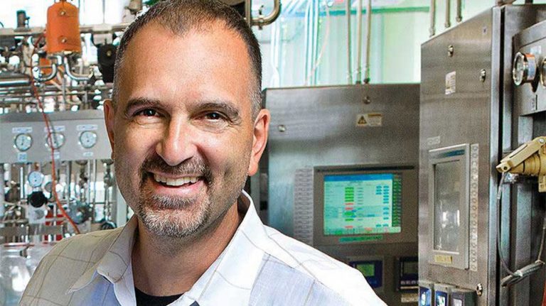 Τζορτζ Γιανκόπουλος: Ποιος είναι ο Ελληνοαμερικανός που πρωτοστατεί στη μάχη κατά του κορωνοϊού