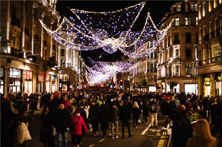 Κορωνοϊός: Απίστευτες εικόνες σε Λονδίνο και Γερμανία – «Ξεχύθηκαν» στους δρόμους πριν το νέο lockdown