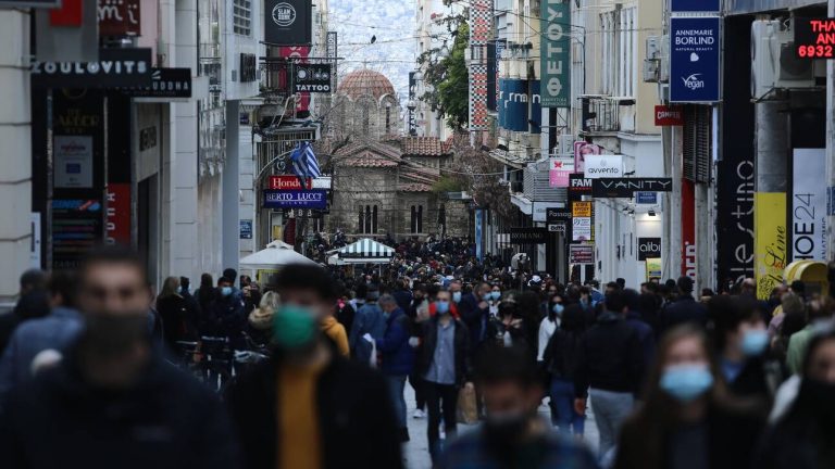 Ψώνια με… χρονόμετρο; Ο συνωστισμός έφερε ανησυχία και σενάρια επί χάρτου – Τι εξετάζεται