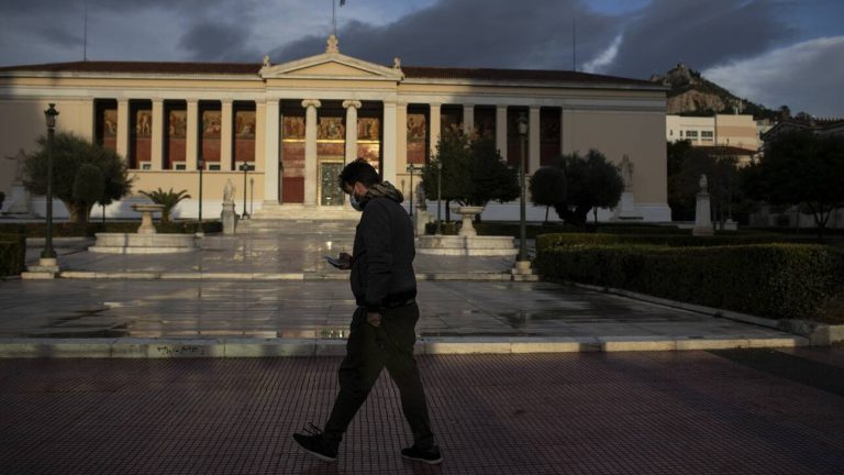 ΑΕΙ: Τι αλλάζει σε βάση εισαγωγής, φύλαξη και όριο φοίτησης μετά την ψήφιση του νομοσχεδίου