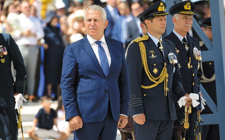 Ανασχηματισμός: Το παρασκήνιο της άρνησης Αποστολάκη