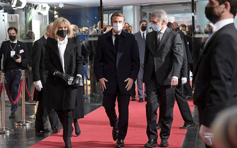 Μπριζίτ Μακρόν: Στη Δικαιοσύνη για τις φήμες ότι είχε γεννηθεί άνδρας