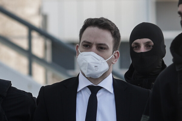 Ελλάδα / Μπάμπης Αναγνωστόπουλος: Το πολύ 19 χρόνια θα μείνει στη φυλακή- Τι ισχύει για τα «ισόβια»