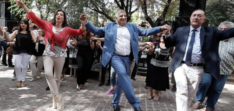 Κυριάκος Μητσοτάκης / Γέφυρα η Ασημακοπούλου μεταξύ Μαξίμου-Στρασβούργου