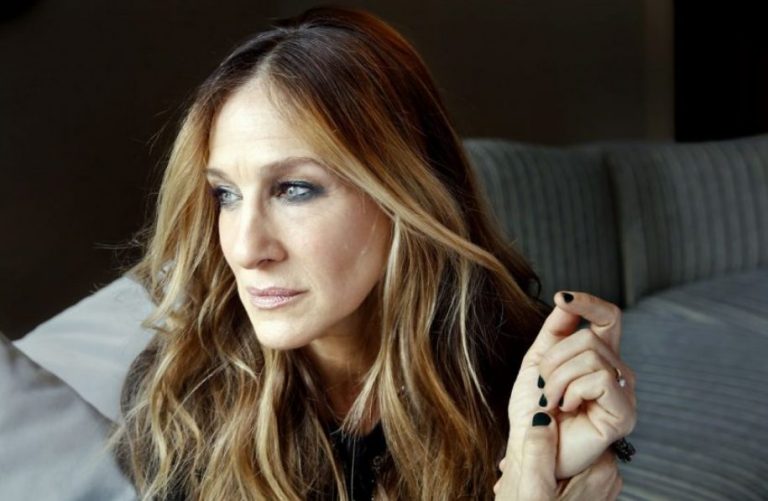 Σάρα Τζέσικα Πάρκερ: Στην Ελλάδα για οικογενειακές διακοπές η ηθοποιός – Ποιο νησί επέλεξε