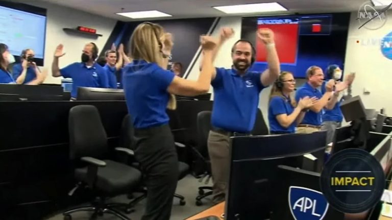 DART: Η NASA εμβόλισε αστεροειδή και έγραψε διαστημική ιστορία – Πότε θα φανεί αν πέτυχε η αποστολή