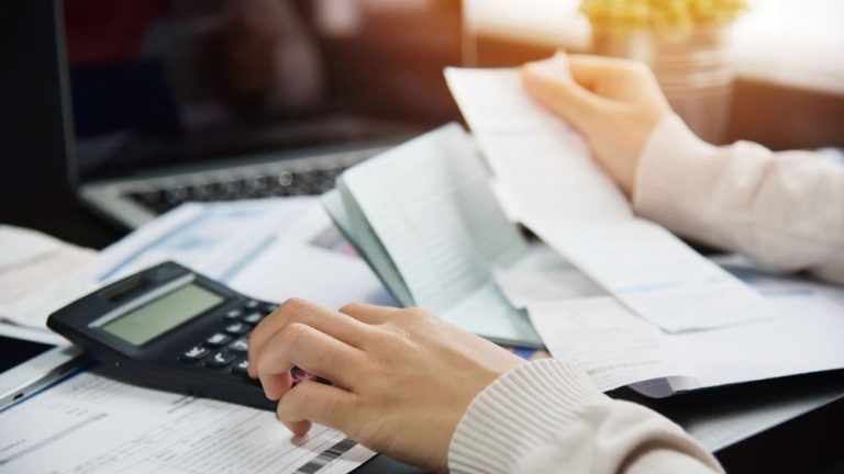 Τελευταία ευκαιρία για 40.000 επιχειρήσεις που δεν έχουν υποβάλει τα δικαιολογητικά της επιστρεπτέας