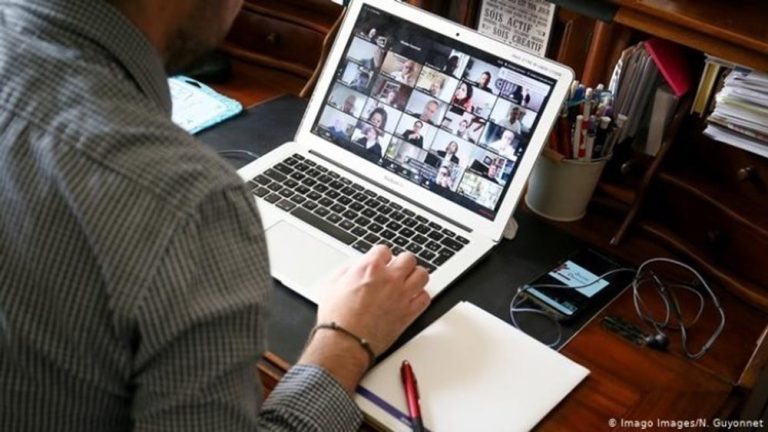 ΣΕΒ: Ποσοστό άνω του 70% των επιχειρήσεων εφαρμόζει ήδη υβριδικό μοντέλο τηλεργασίας