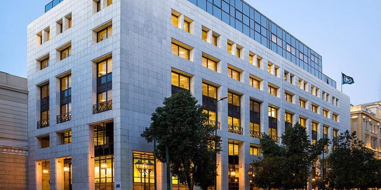 Mega deal της Alpha Bank με τη Unicredit