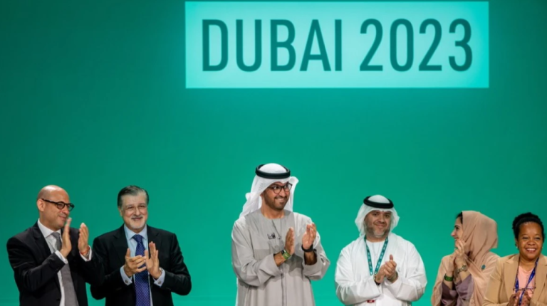 Ιστορική συμφωνία στην COP28: Σχεδόν 200 χώρες συμφώνησαν να απομακρυνθούν από τα ορυκτά καύσιμα