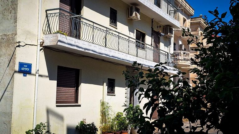 Γυναικοκτονία στην Αμφιλοχία: Το βίαιο παρελθόν του 43χρονου – Ξυλοκόπησε την 36χρονη λίγες ημέρες πριν