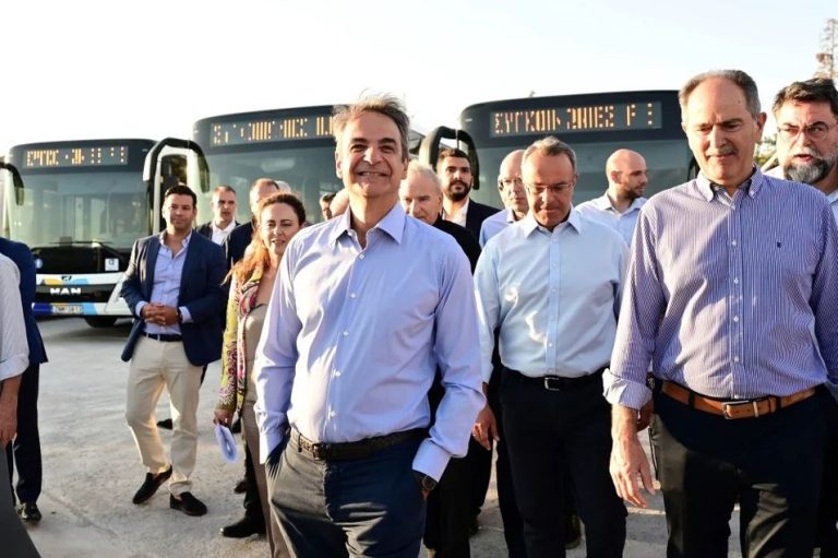 Στους δρόμους από σήμερα 30 νέα αστικά λεωφορεία -Μητσοτάκης: «Επενδύουμε συστηματικά στα ΜΜΜ»