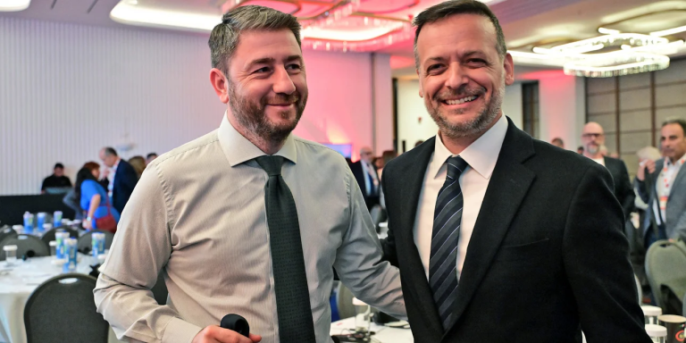 ΠΑΣΟΚ: Πάνε σε debate Ανδρουλάκης-Δούκας ενόψει του β’ γύρου -Οι συμμαχίες που αναζητούν