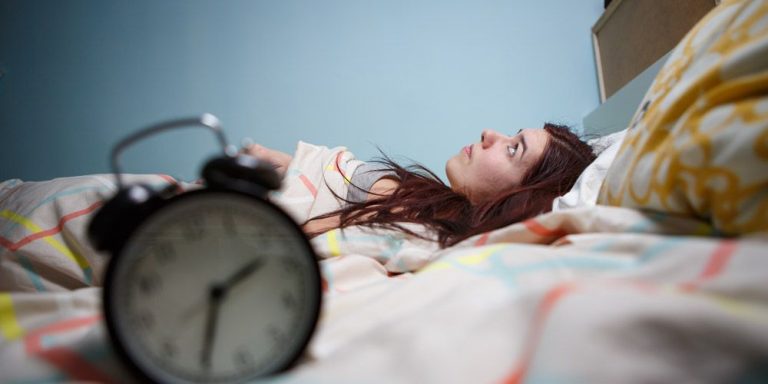 Πετάγεστε κάθε βράδυ από το κρεβάτι σας; Μην το αμελείτε είναι σοβαρότερο από ότι πιστεύετε