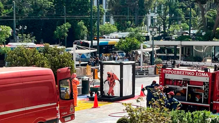 Φάκελος με λευκή σκόνη από Ρωσία και παραλήπτη τον Κυριάκο Μητσοτάκη στη Βουλή – Κινητοποίηση της ΕΜΑΚ