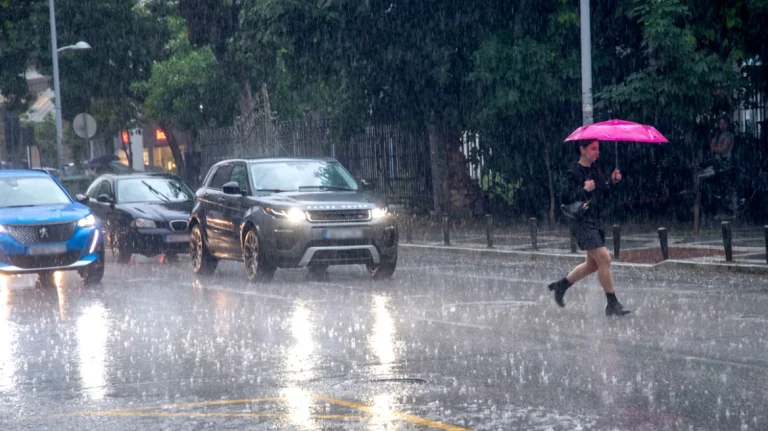 Κακοκαιρία Erminio: Δύσκολο 48ωρο για επτά περιοχές – Σε δύο φάσεις οι καταιγίδες στην Αττική, live η πορεία του καιρού